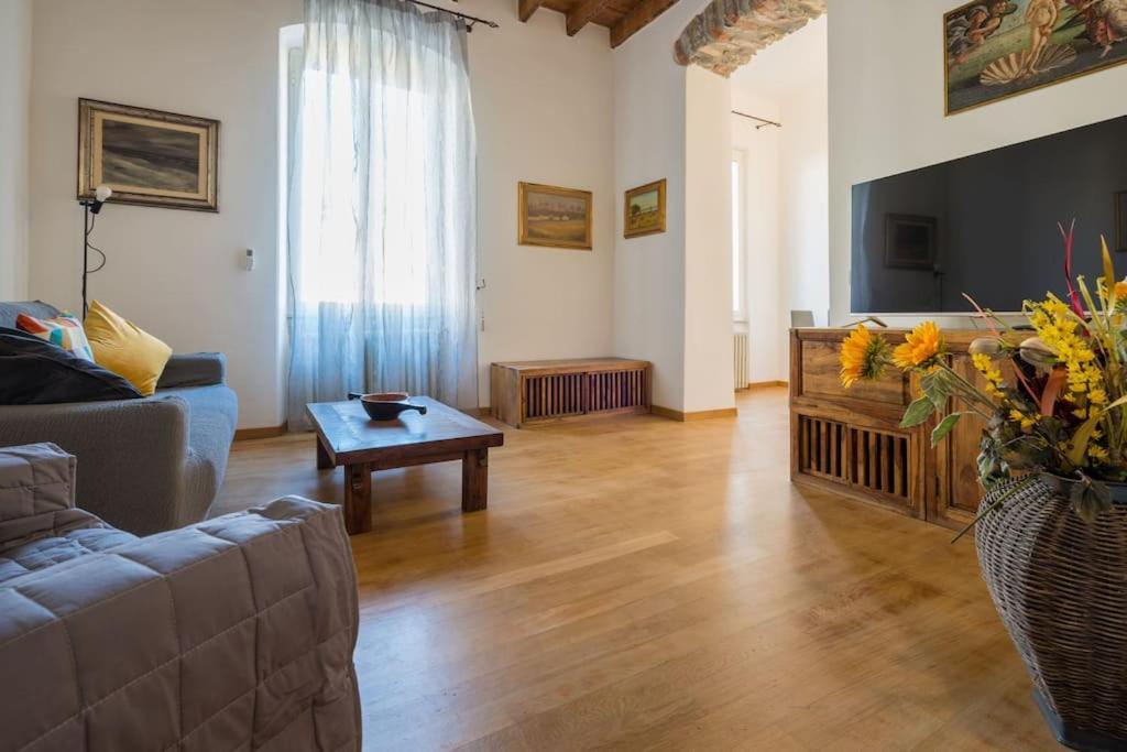 A Casa Di Ce' Apartment ลาสเปเซีย ภายนอก รูปภาพ